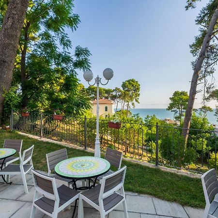Park Hotel Villa Maria San Menaio Luaran gambar