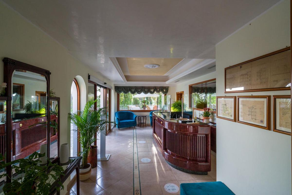 Park Hotel Villa Maria San Menaio Luaran gambar