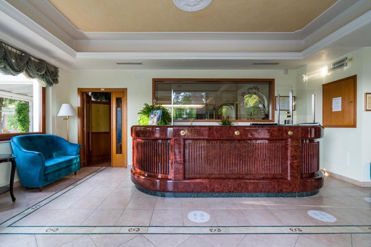 Park Hotel Villa Maria San Menaio Luaran gambar